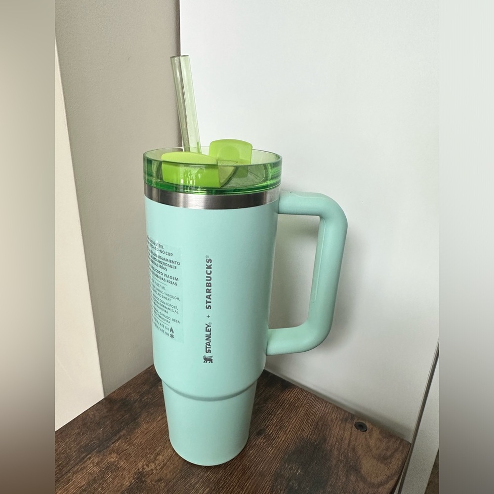 Starbucks x Stanley 30oz Latin America exclusive - Picture 3 of 8